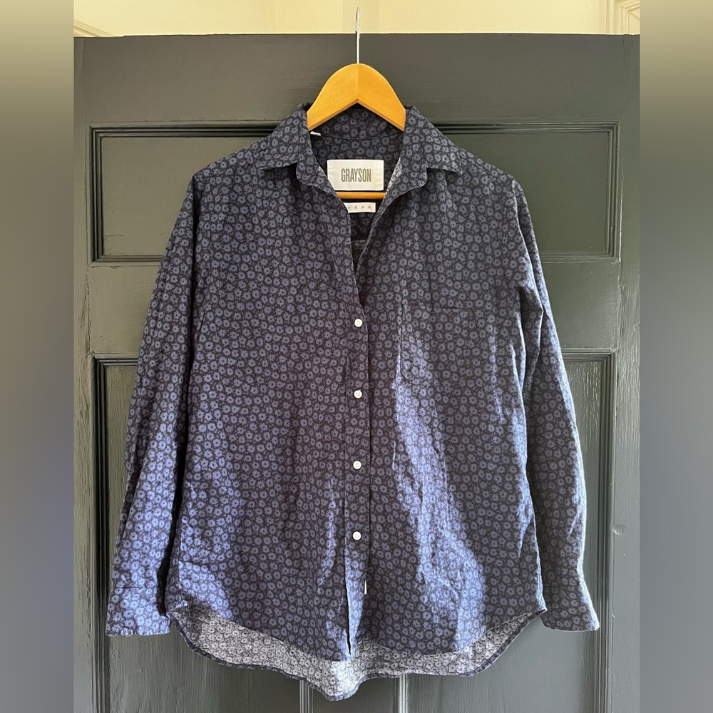 Grayson Women’s Button Up Hero Floral Print, Navy Blue, Size 2